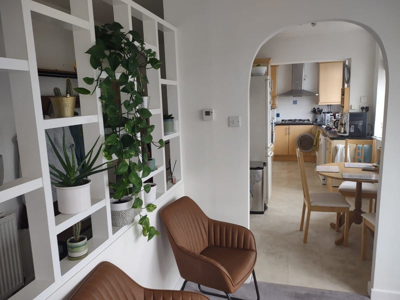 Flat Kersfield Road in Greater London
