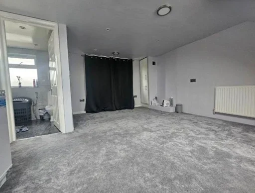 Room Seymer Road in Greater London