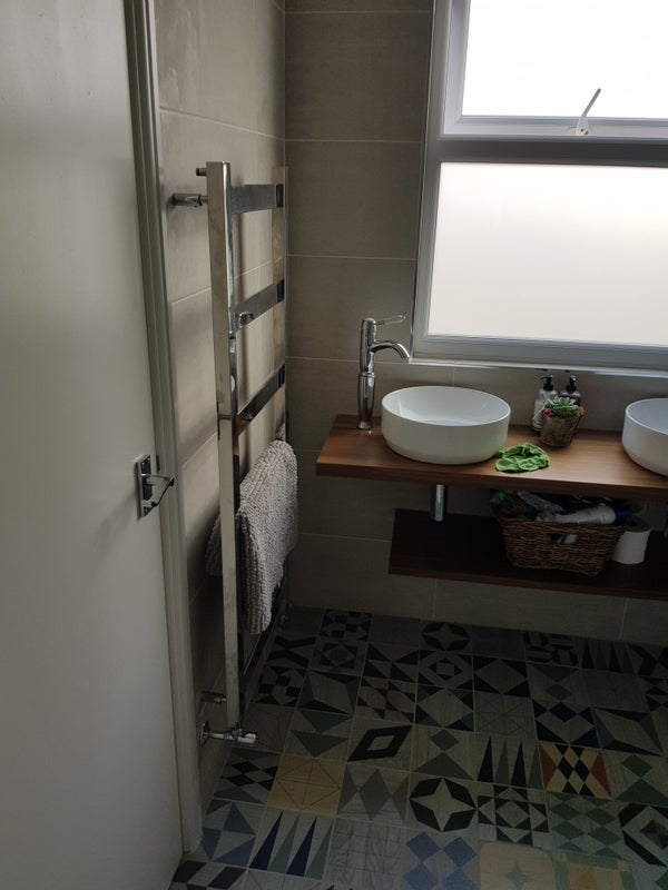 Room Homer Road in Greater London