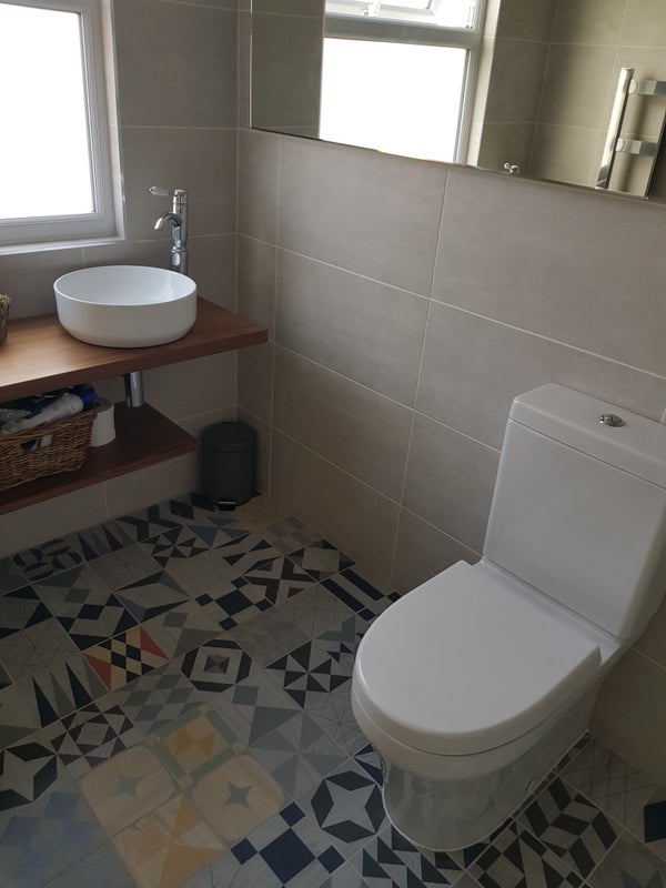 Room Homer Road in Greater London