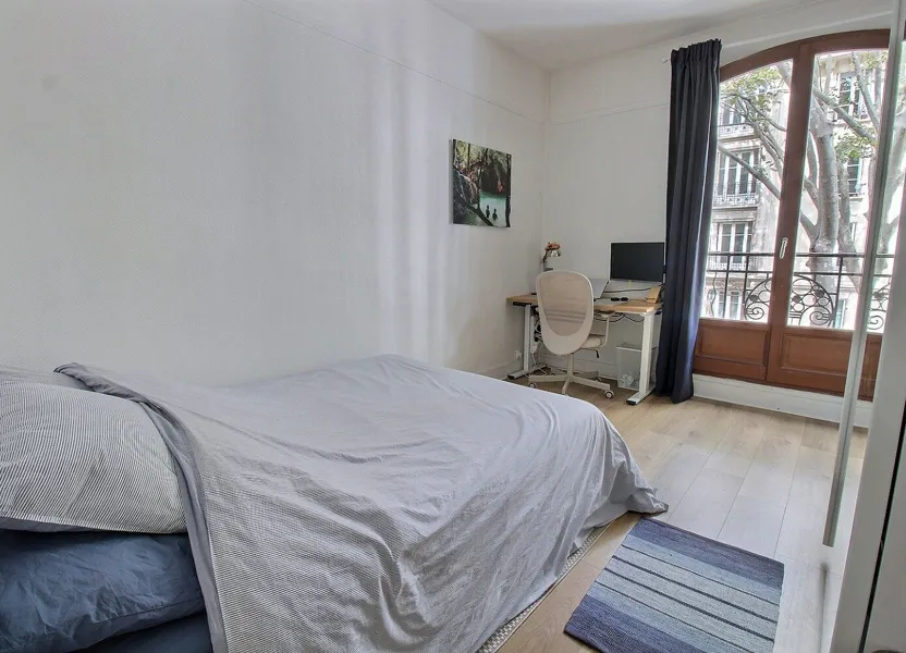 Flat Rue Madame Staël in Clichy