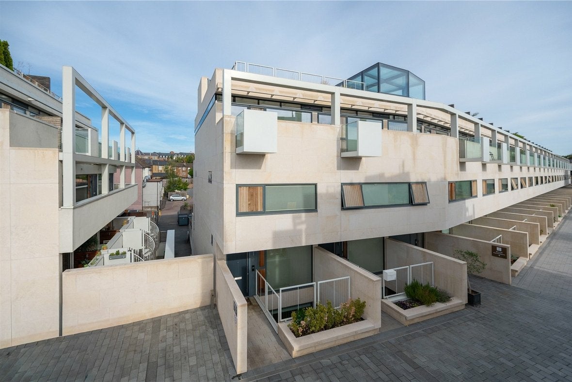 Flat Gabriel Square in St Albans