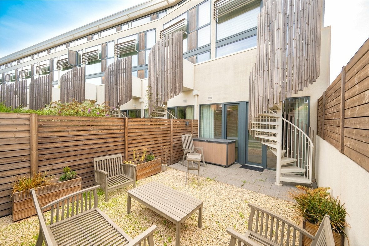 Flat Gabriel Square in St Albans