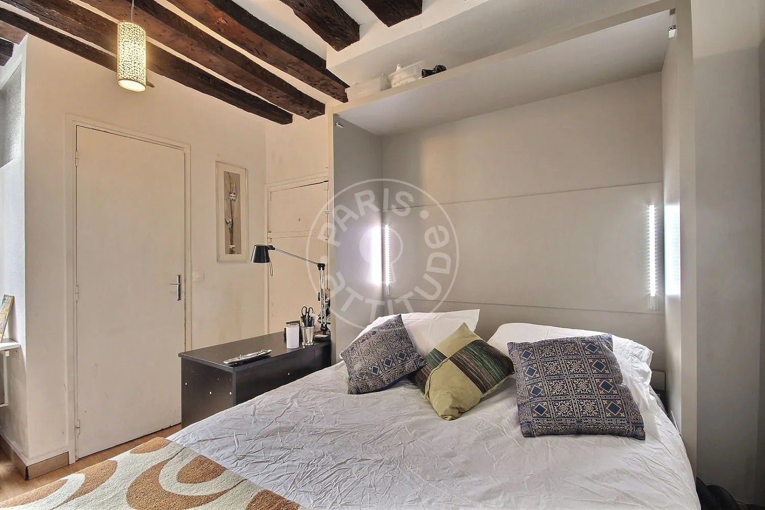 Appartement Rue du Roi Doré à Paris