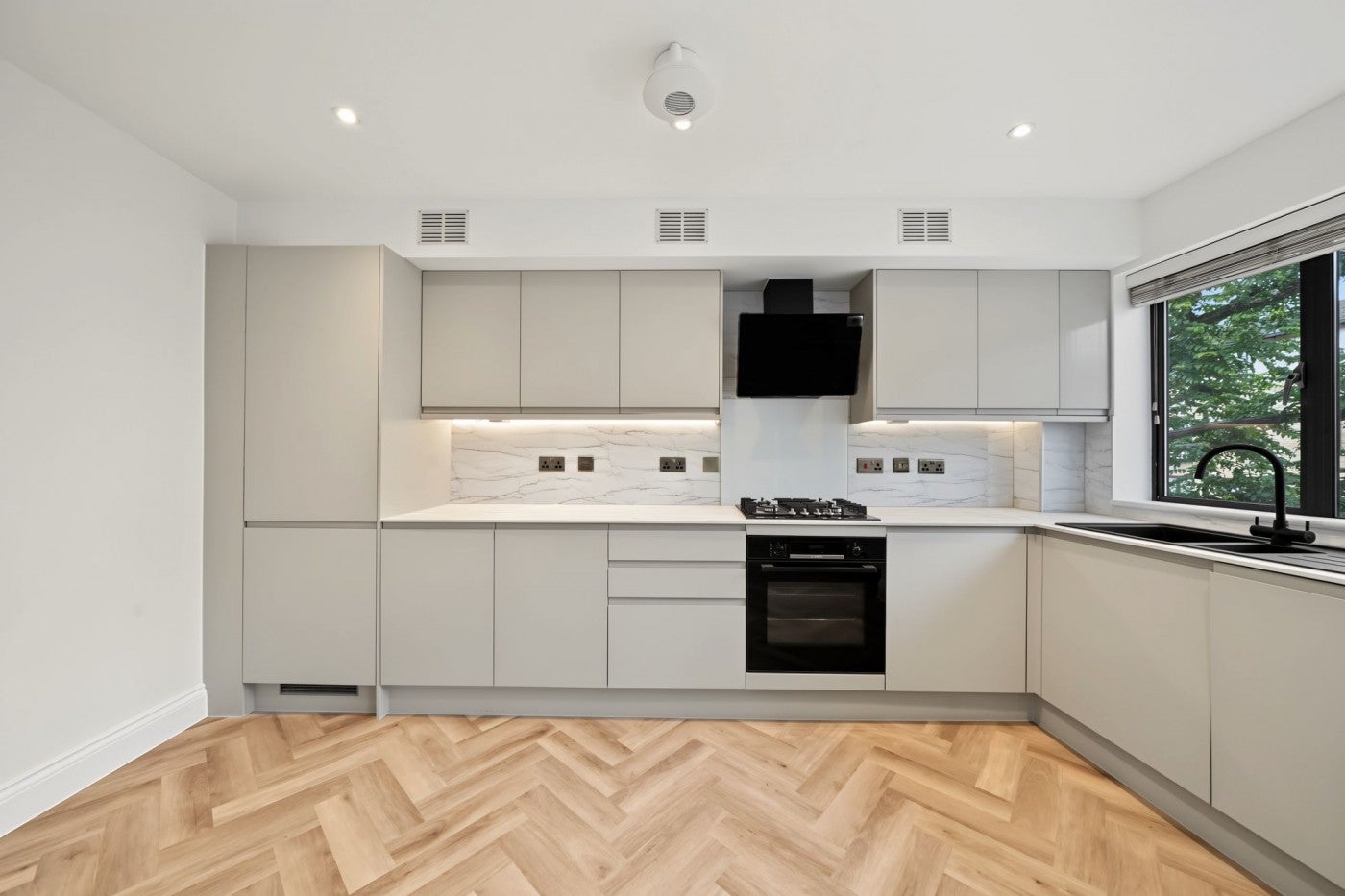 Flat Tollington Way in Greater London