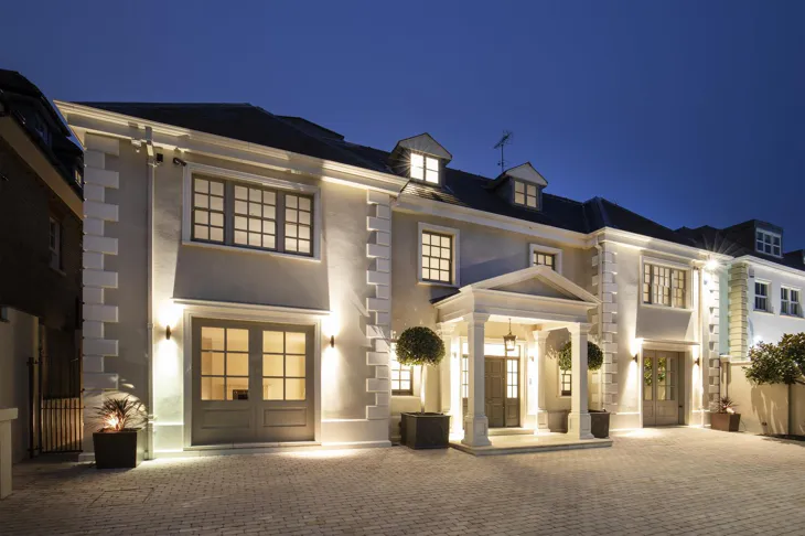 House Roehampton Gate in Greater London