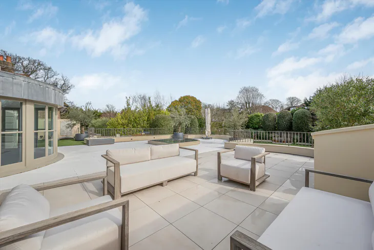House Roehampton Gate in Greater London