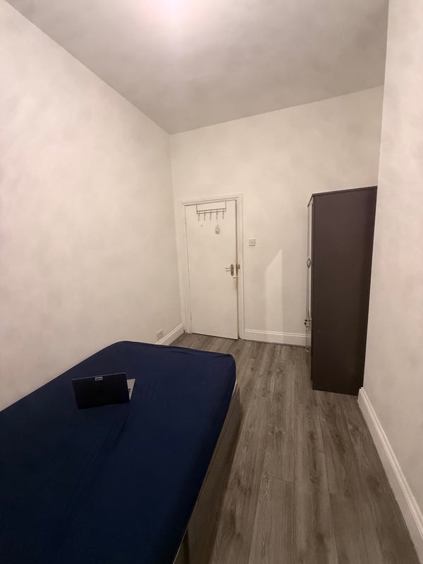 Room Cedar Road in Greater London