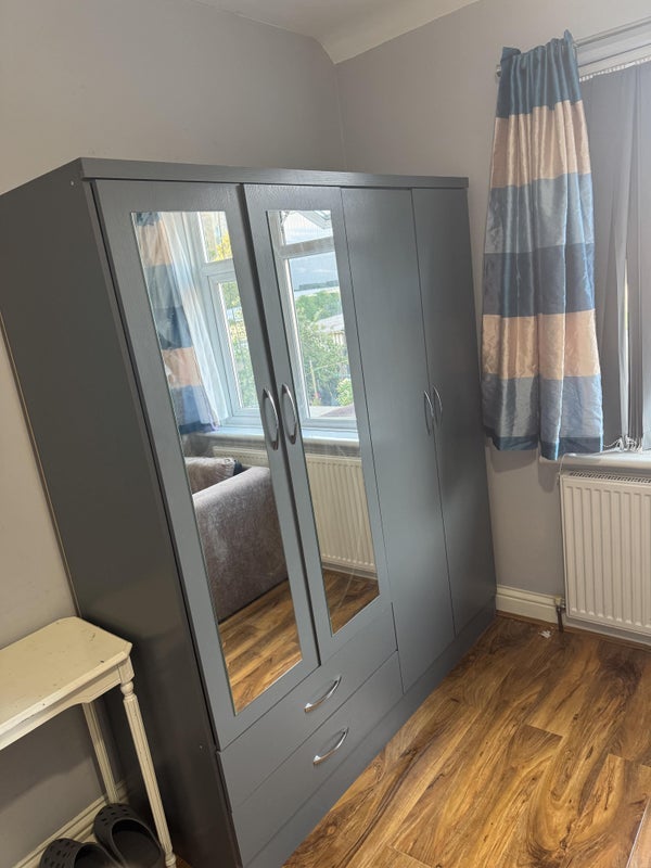 Room Petersfield Avenue in Slough