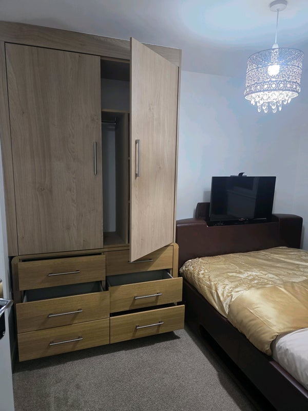Room Milligan Drive in City of Edinburgh