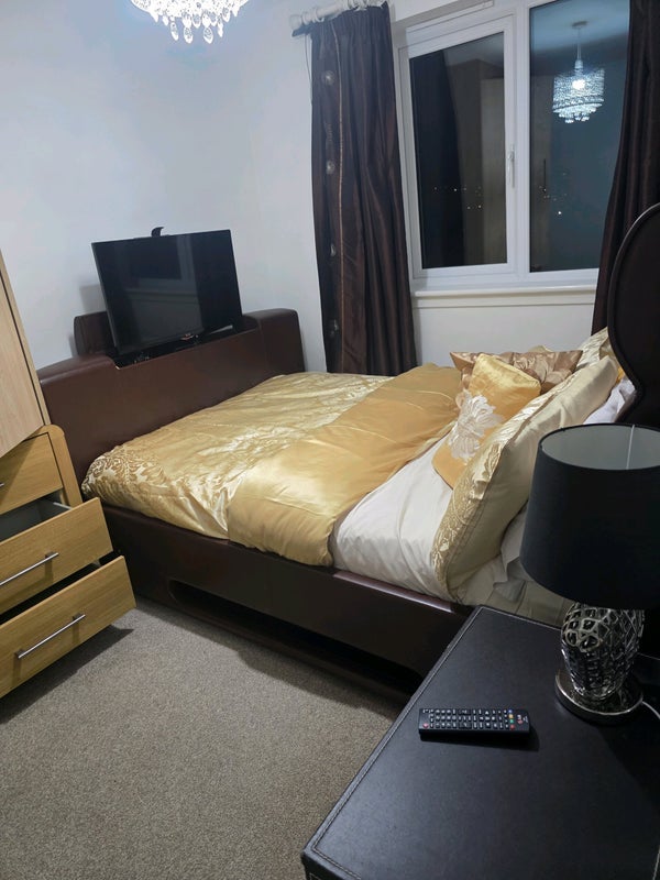 Room Milligan Drive in City of Edinburgh