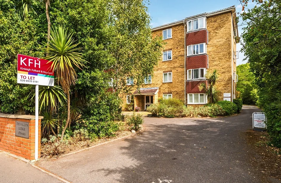 Flat Galsworthy Road in Greater London