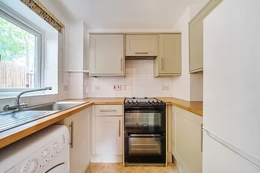 Flat Galsworthy Road in Greater London