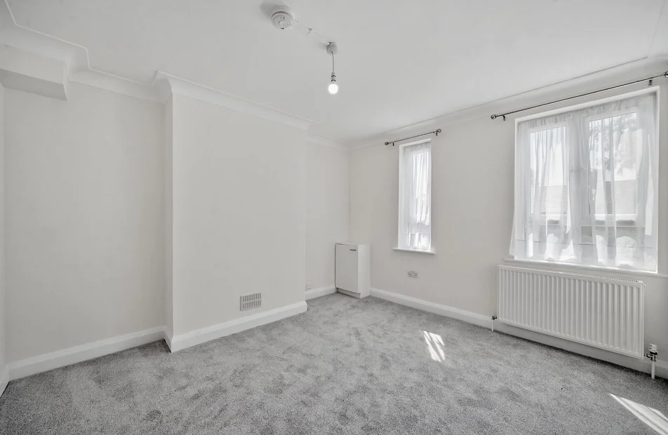 Flat Allendale Road in London