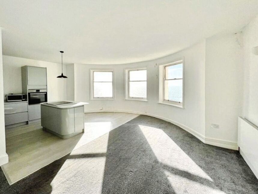 Flat Marine Parade in Brighton