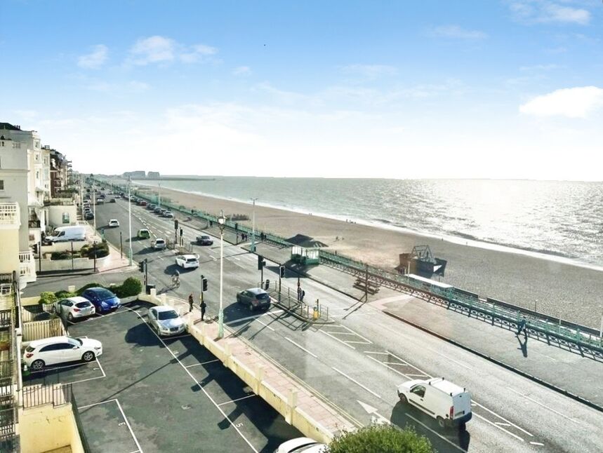 Flat Marine Parade in Brighton