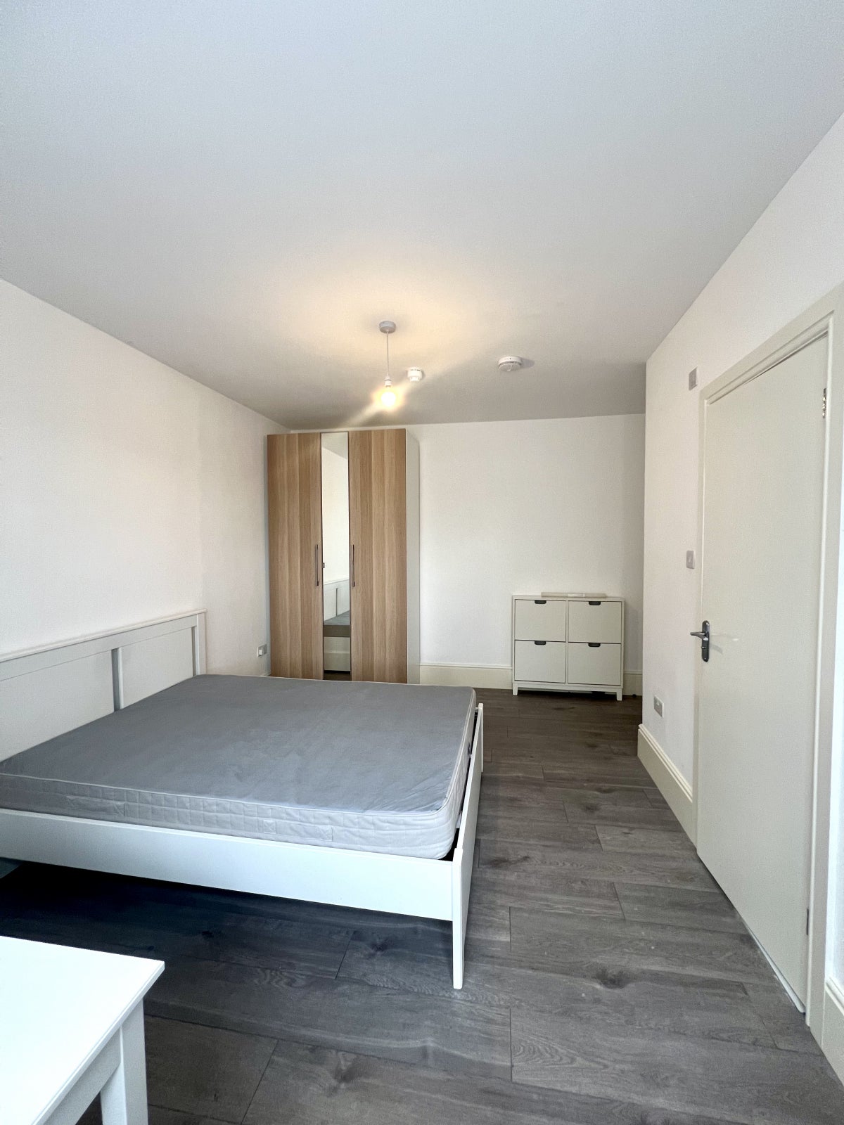 Room Taplow Road in Greater London