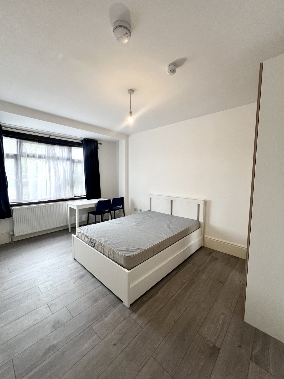Room Taplow Road in Greater London