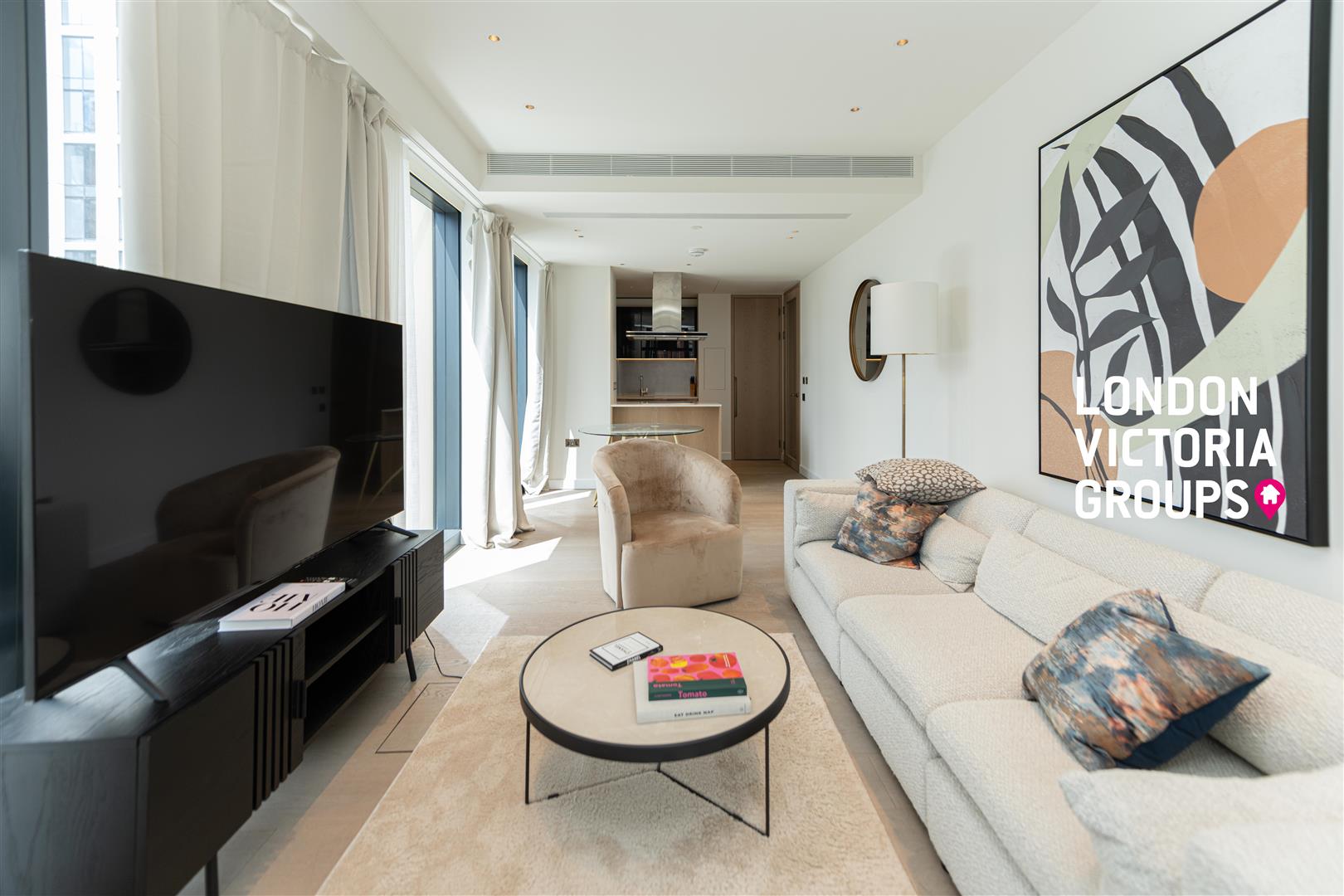 Flat Nine Elms Lane in Greater London