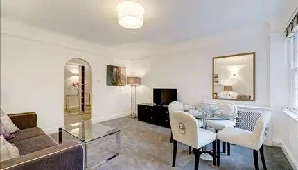 Flat Fulham Road in Greater London