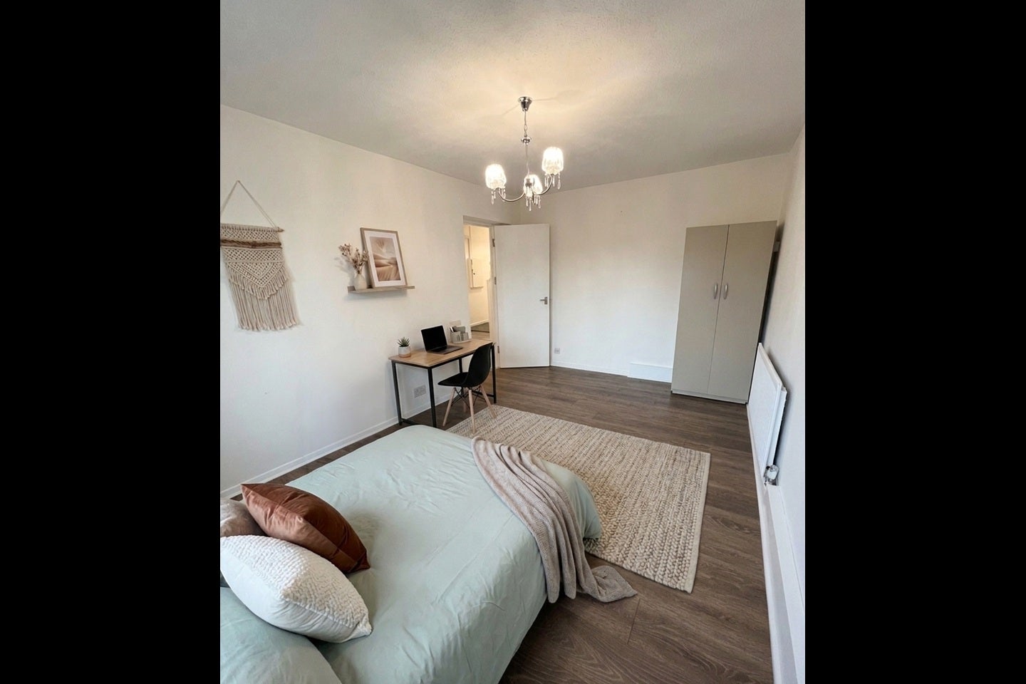 Room Waynflete Square in Greater London