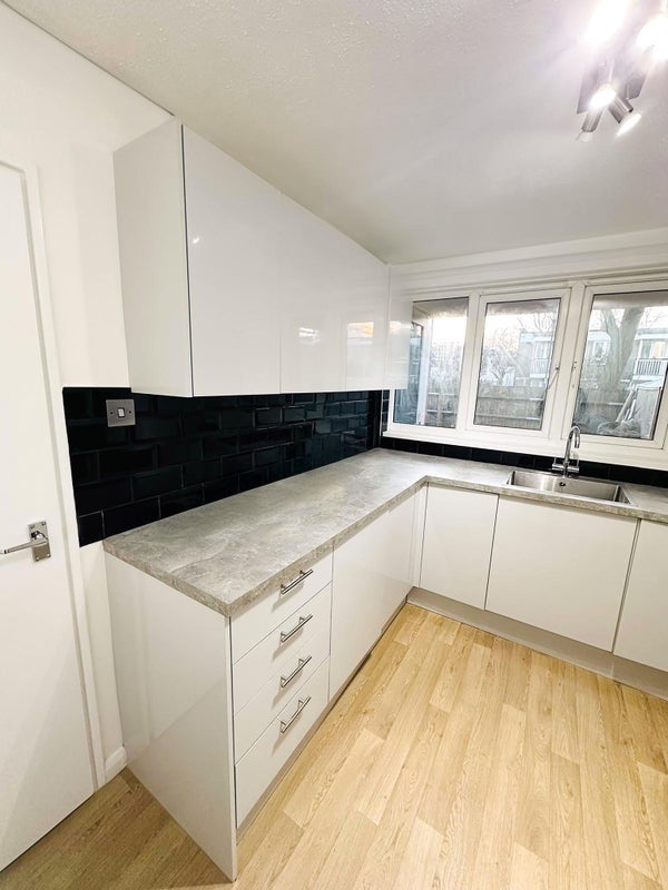 Room Waynflete Square in Greater London
