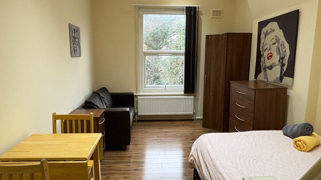 Flat Anson Road in Greater London