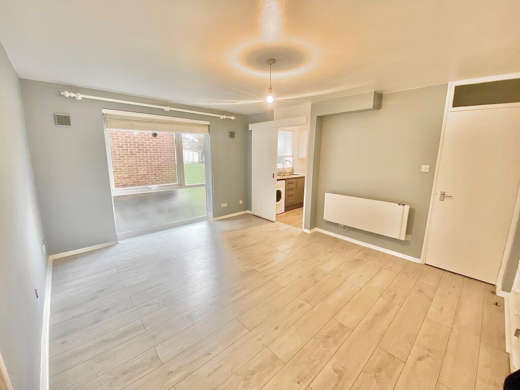 Flat Shurland Avenue in Greater London