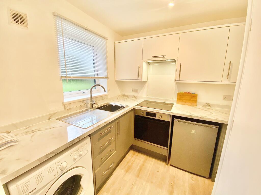 Flat Shurland Avenue in Greater London