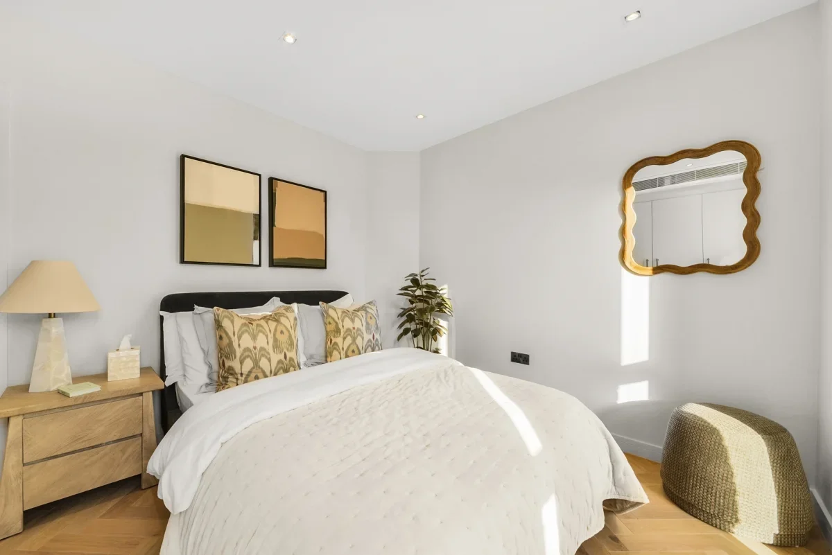 Flat Old Pye Street in City of Westminster