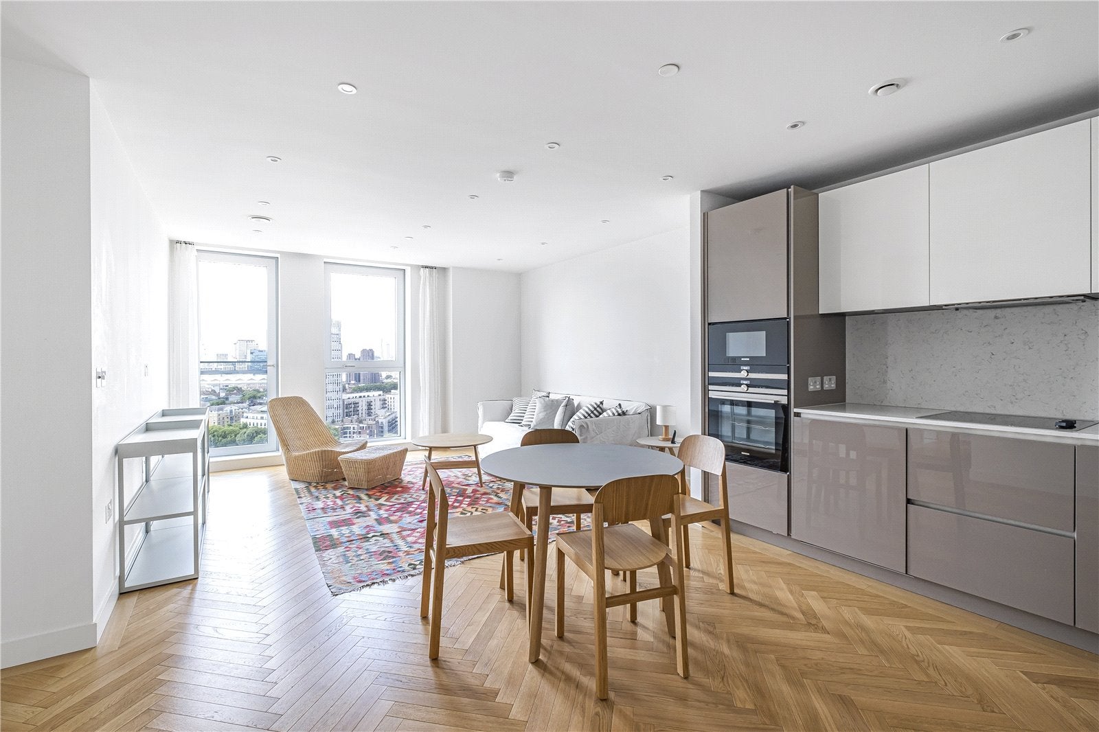 Flat Newington Causeway in Greater London