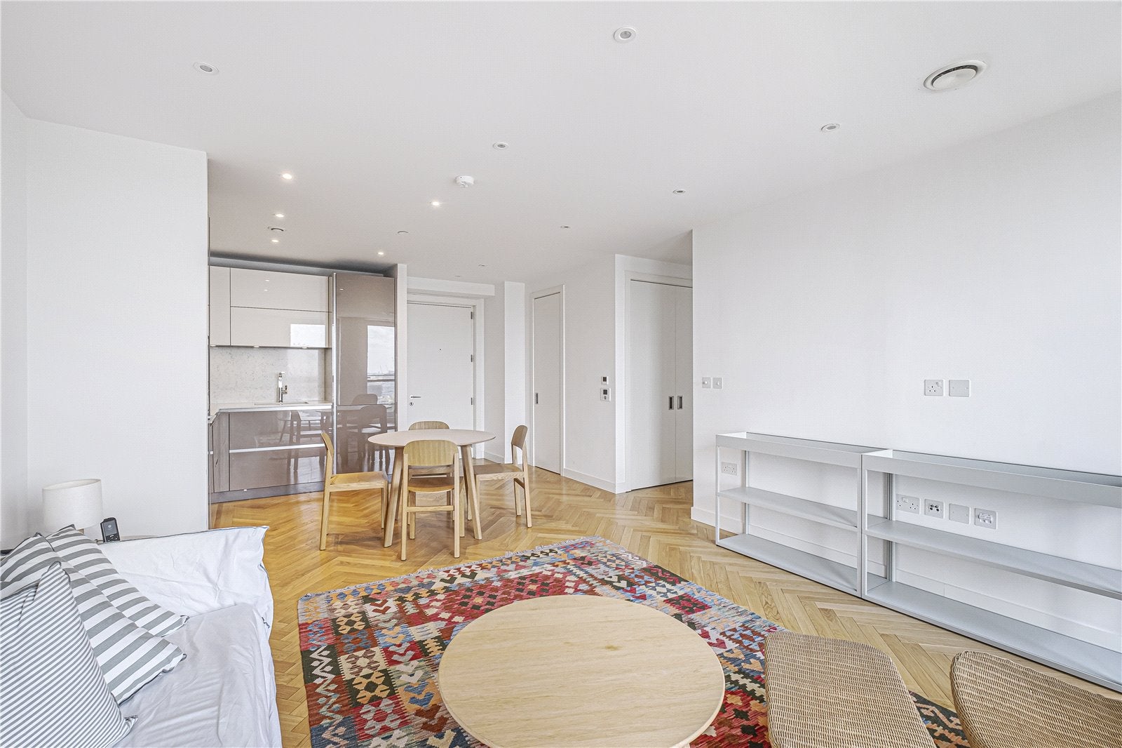 Flat Newington Causeway in Greater London
