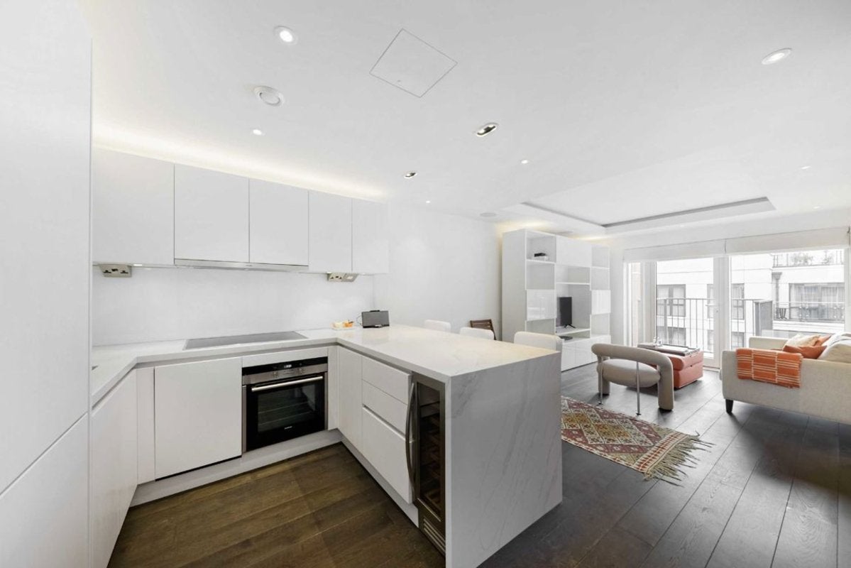 Flat Park Street in Greater London