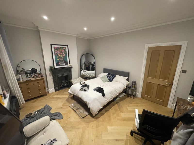 House Algernon Road in Greater London