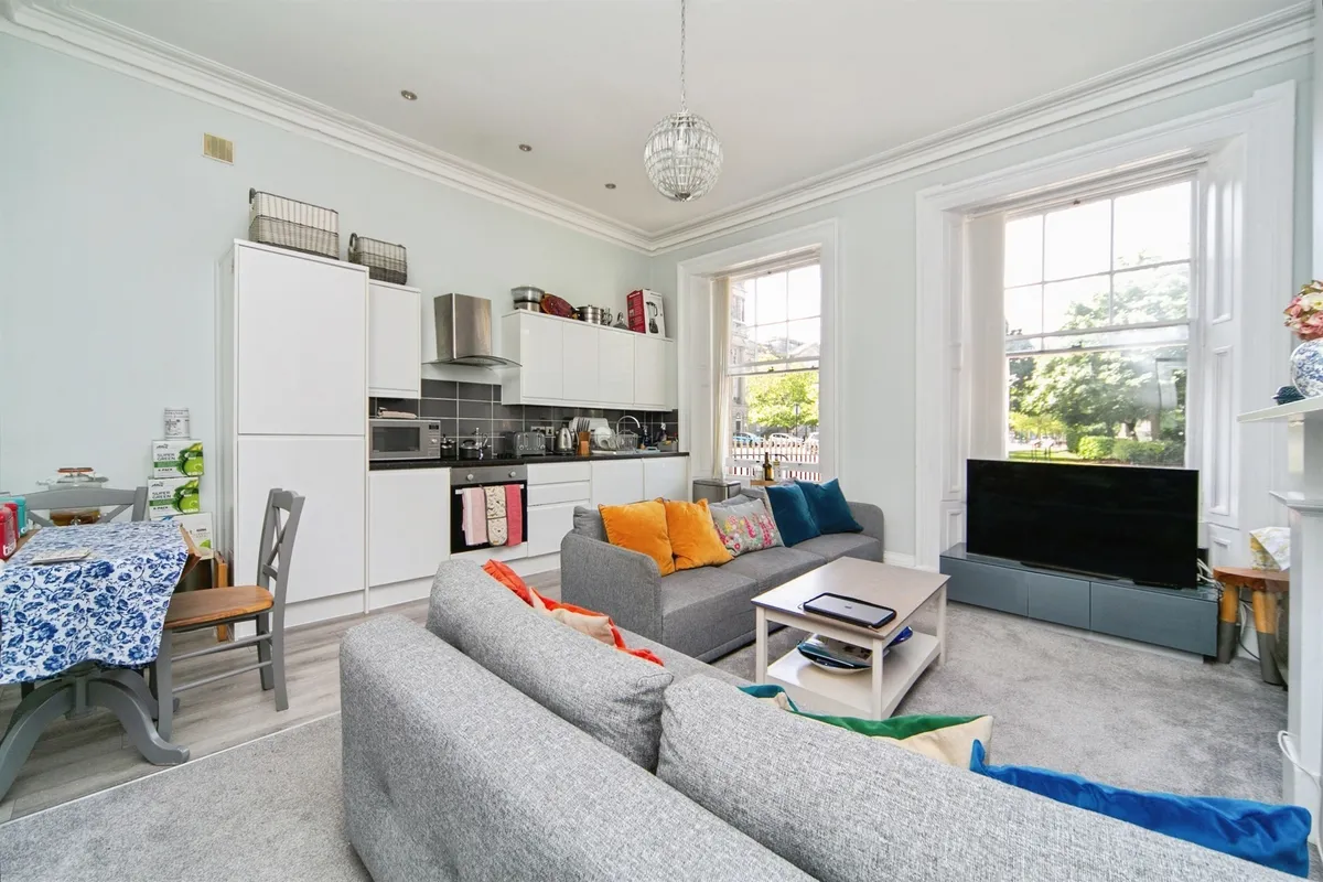 Flat Hamilton Square in Birkenhead