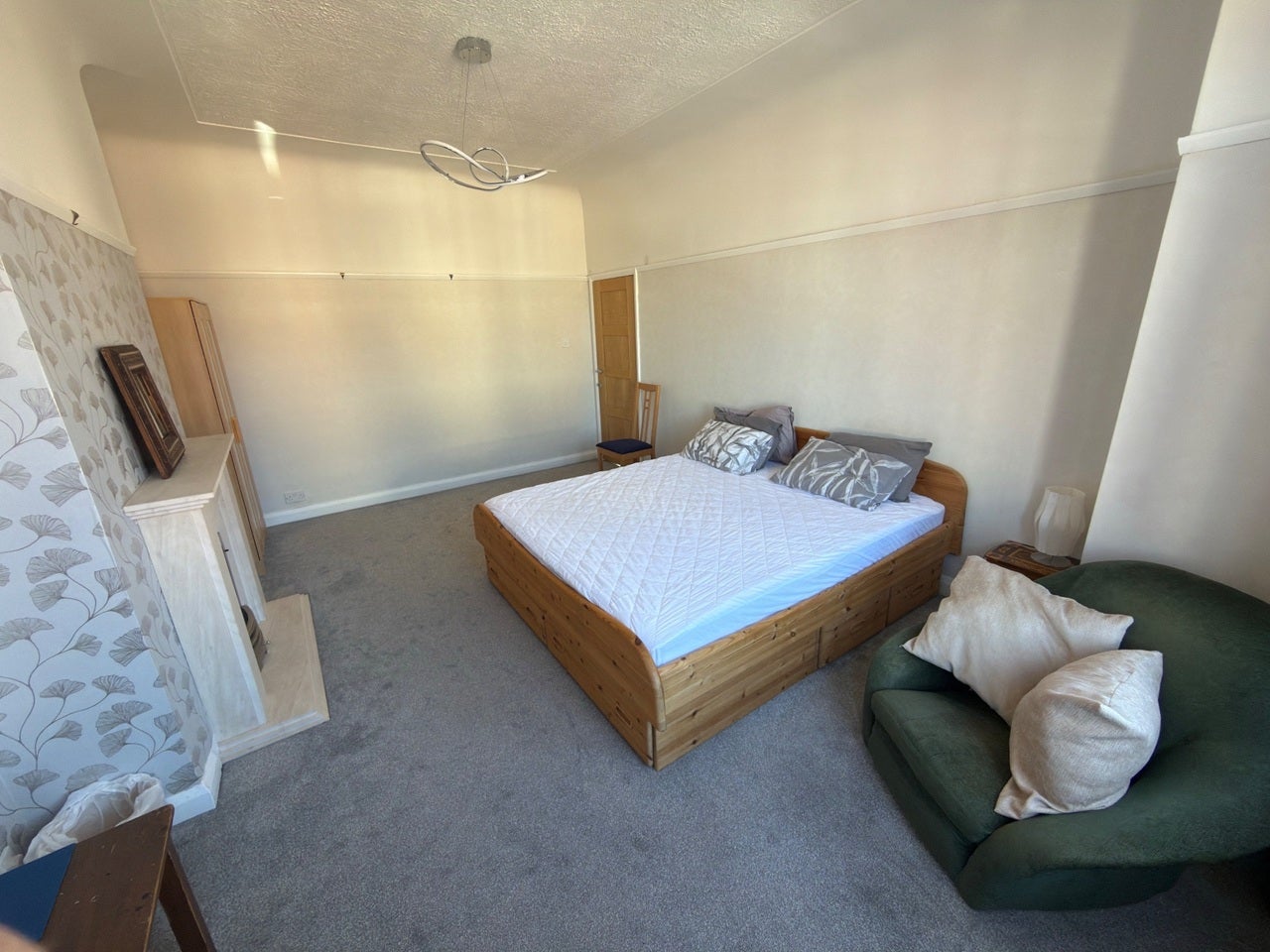 Room Stoneby Drive in Wallasey