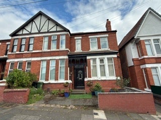 Room Stoneby Drive in Wallasey