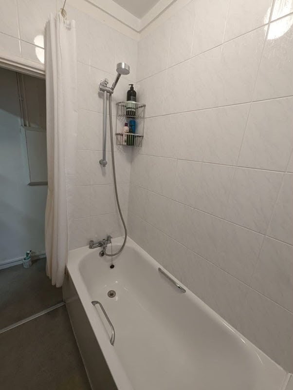 Room Frampton Street in City of Westminster