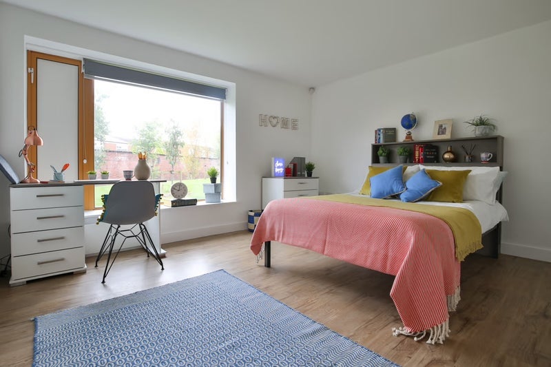 Room Bax Road in Manchester