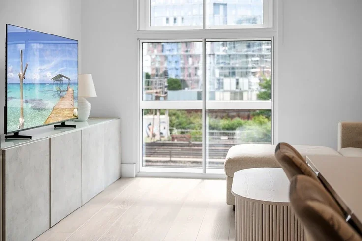 Flat Queenstown Road in Greater London