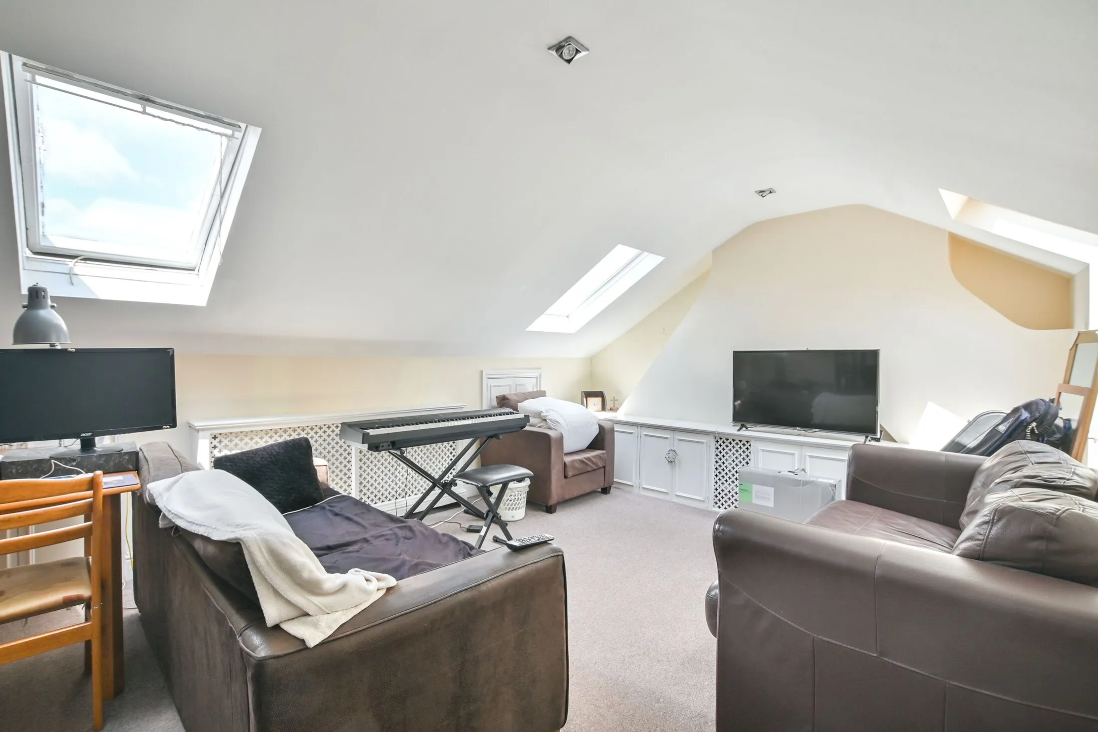 Flat Lime Grove in Greater London