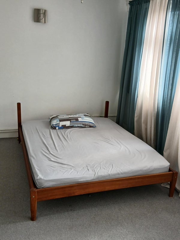 Room Woolwich High Street in Greater London