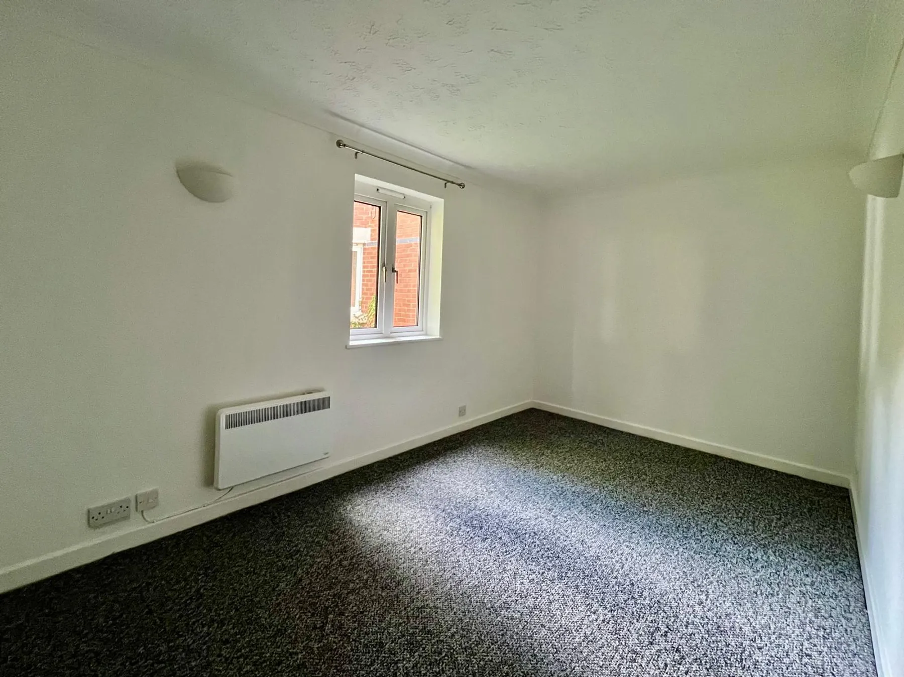 Flat Admiral Place in Birmingham