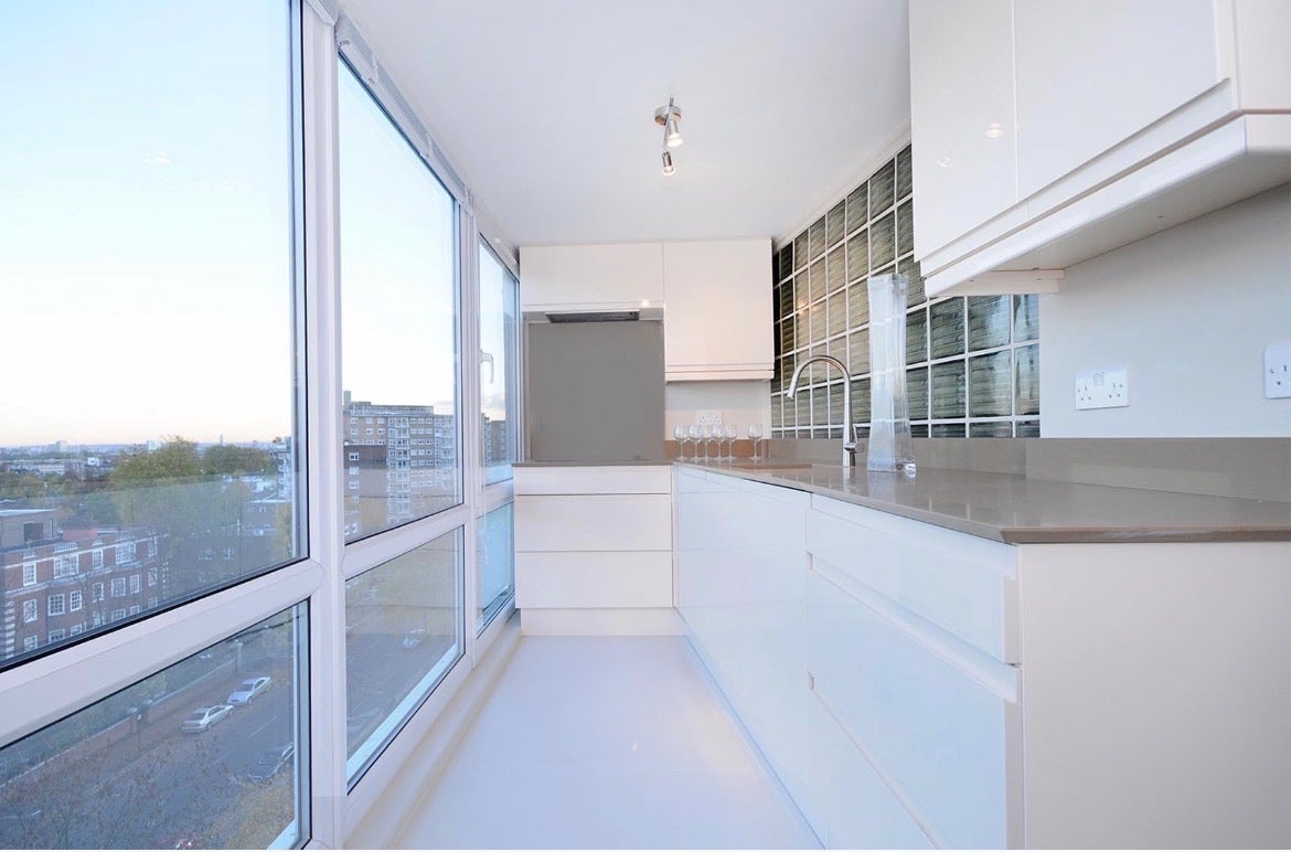 Flat Finchley Road in Greater London