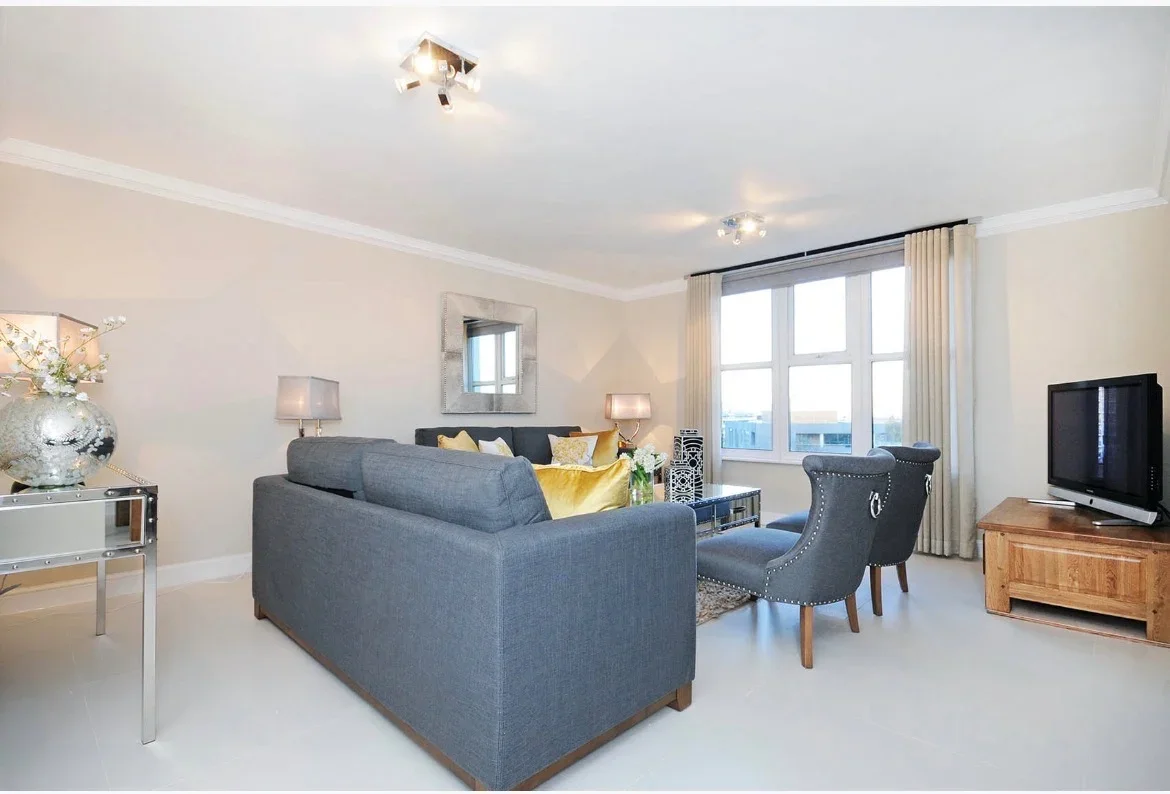Flat Finchley Road in Greater London