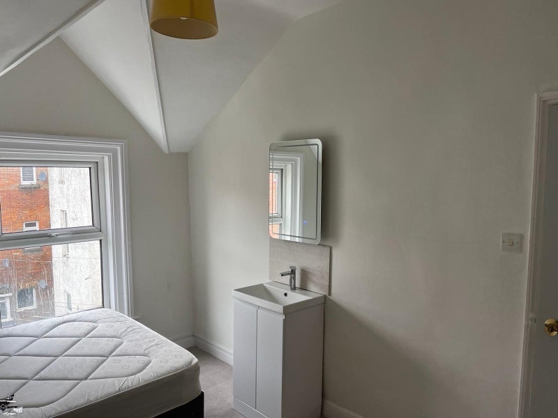 Room Saint Michael's Road in Bournemouth
