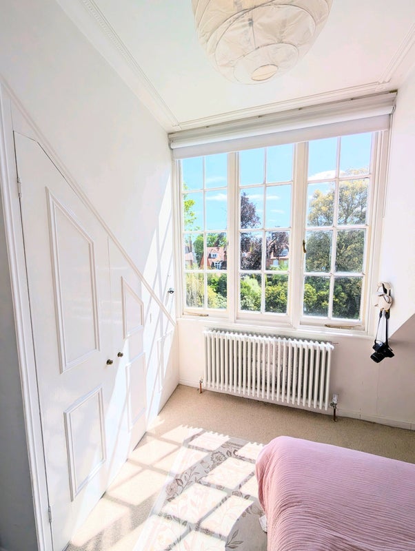 Room Marlborough Crescent in Greater London