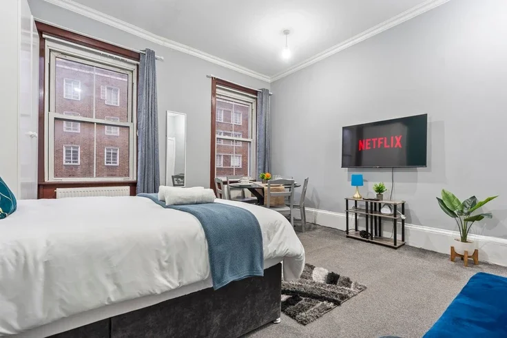 Flat Inverness Terrace in City of Westminster