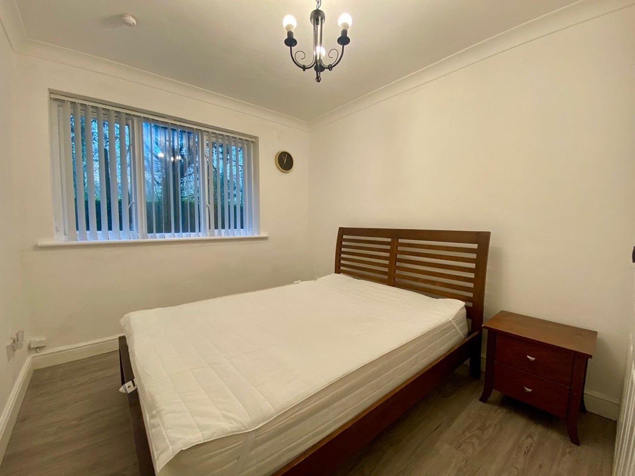Flat Birchend Close in Greater London