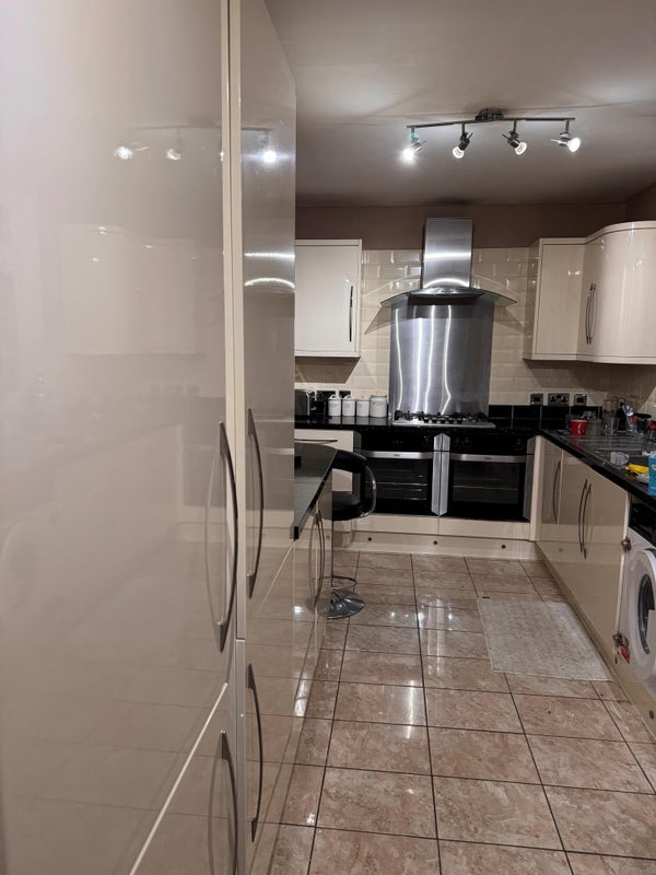 Room Sutherland Road in Greater London